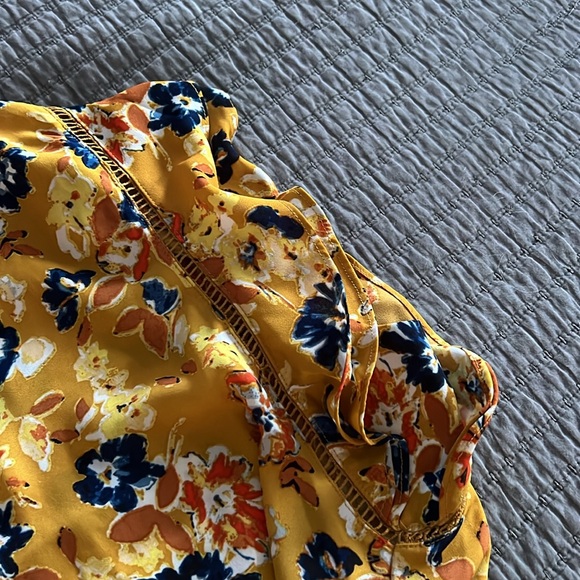 Zac & Rachel Womens Sz Petite XL - Short Sleeve Blouse - Picture 3 of 4